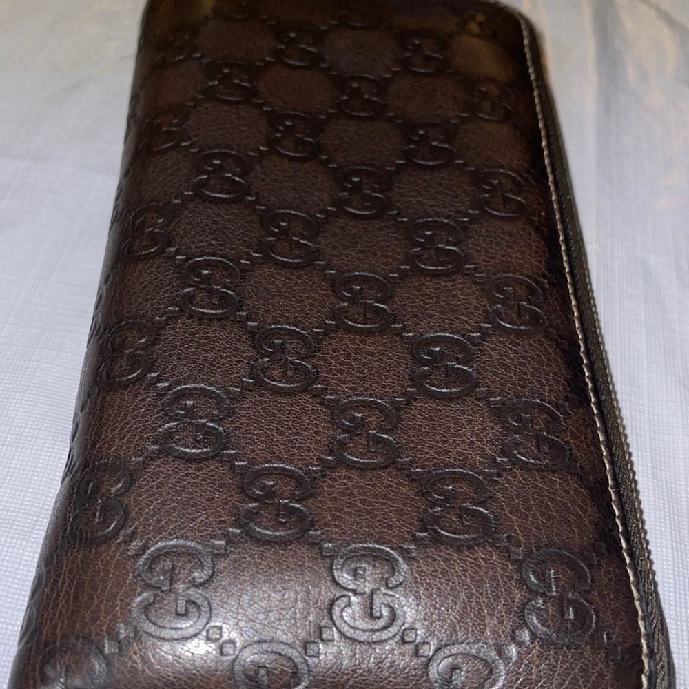 Gucci brown Guccissima tassel